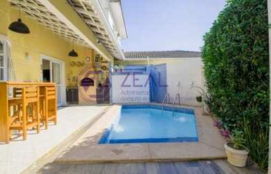 Imagem: A casa em condomínio possui 4 Dormitórios, 1 Banheiro, 3 Vagas