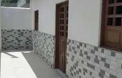 Imagem: A casa à venda possui 2 Dormitórios, 1 Banheiro, 1 Vaga na