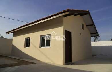 Imagem: A casa possui 2 Dormitórios, 1 Banheiro, 4 Vagas na garagem