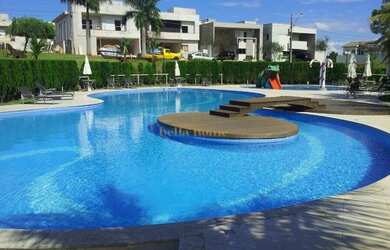 Imagem: A casa em condomínio possui 3 Dormitórios, 3 Banheiros, 4