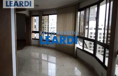 Imagem: O apartamento possui 4 Dormitórios, 5 Banheiros, 4 Vagas na