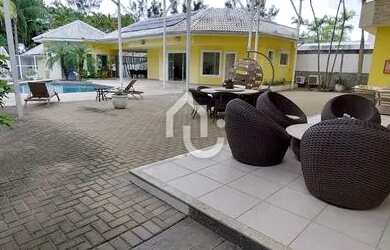 Imagem: A casa em condomínio possui 5 Dormitórios, 5 Banheiros, 3