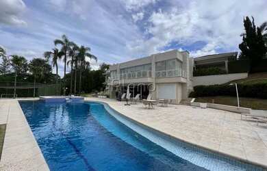 Imagem: A casa possui 5 Dormitórios, 3 Banheiros, 1.950m² de Área