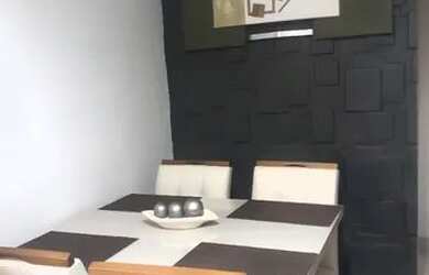 Imagem: O apartamento possui 3 Dormitórios, 1 Banheiro, 1 Vaga na garagem