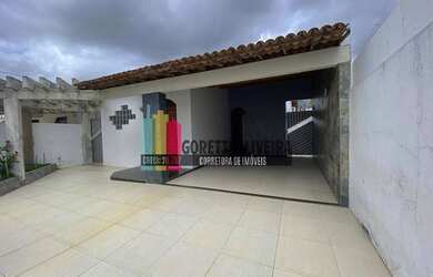 Imagem: A casa possui 5 Dormitórios, 2 Banheiros, 4 Vagas na garagem