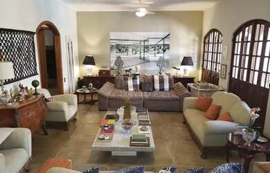 Imagem: A casa para alugar possui 4 Dormitórios, 5 Banheiros, 2 Vagas