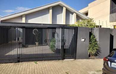 Imagem: A casa para alugar possui 3 Dormitórios, 5 Banheiros, 3 Vagas