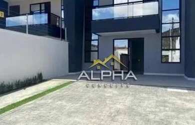 Imagem: A casa possui 4 Dormitórios, 5 Banheiros, 4 Vagas na garagem