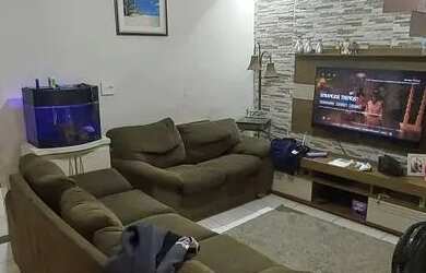 Imagem: A casa possui 2 Dormitórios, 3 Banheiros, 1 Vaga na garagem