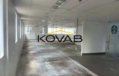 Imagem: O depósito possui 5 Vagas na garagem e 400m² de Área e está