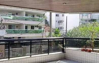 Imagem: O apartamento possui 3 Dormitórios, 1 Banheiro, 2 Vagas na