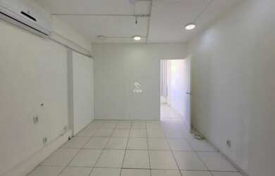 Imagem: O depósito possui 1 Vaga na garagem, 26m² de Área e está