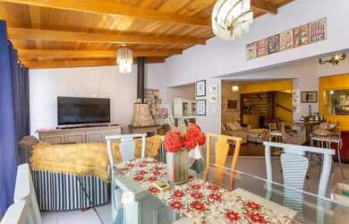 Imagem 12: Casa em Condomínio com 4 dormitórios, sendo 1 suíte, e 2 vagas de garagem...