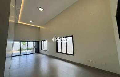 Imagem 2: Casa residencial em condomínio com 3 quartos sendo 1 suíte disponível...