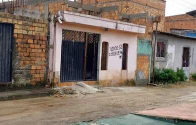 Imagem 2: Casa em Fase Final de Construção com Ponto Comercial