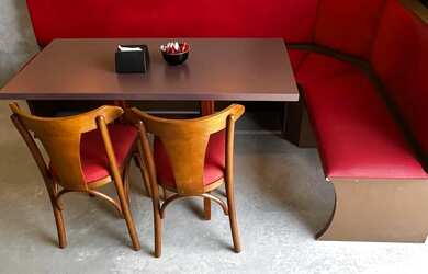 Imagem 11: Loja de utilidades e padaria