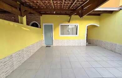 Imagem: A casa possui 2 Dormitórios, 1 Banheiro, 1 Vaga na garagem