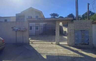 Imagem: A casa possui 2 Dormitórios, 1 Banheiro, 1 Vaga na garagem