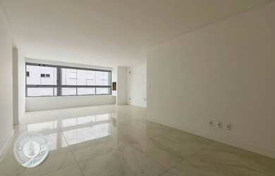 Imagem: O apartamento possui 3 Dormitórios, 3 Banheiros, 2 Vagas na