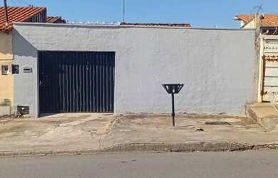 Imagem: A casa possui 1 Dormitório, 1 Banheiro, 2 Vagas na garagem