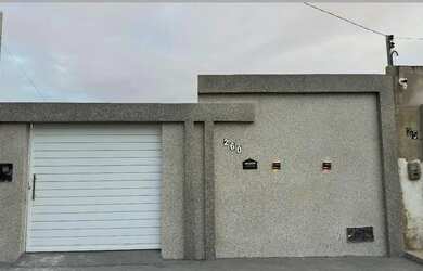 Imagem: A casa possui 2 Dormitórios, 1 Banheiro e 1 Vaga na garagem