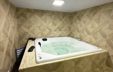 Imagem 7: Barbearia montada, em funcionamento, ZS de BH. Imóvel alugado