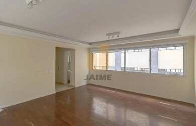 Imagem: O apartamento possui 3 Dormitórios, 1 Banheiro, 2 Vagas na