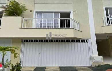 Imagem: A casa possui 2 Dormitórios, 4 Banheiros, 1 Vaga na garagem