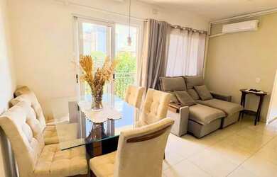 Imagem: O apartamento possui 3 Dormitórios, 1 Banheiro, 2 Vagas na