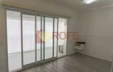 Imagem: O apartamento possui 1 Dormitório, 1 Banheiro, 1 Vaga na garagem