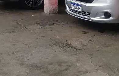 Imagem: O depósito possui 5 Vagas na garagem, 200m² de Área e está