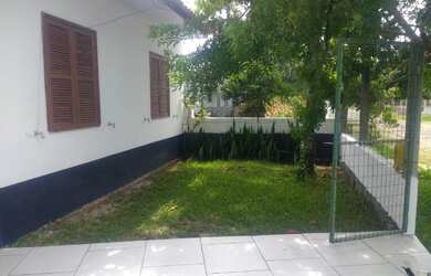 Imagem: A casa para alugar possui 3 Dormitórios, 1 Banheiro, 3 Vagas