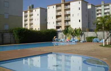 Imagem: O apartamento possui 2 Dormitórios, 1 Banheiro, 1 Vaga na garagem