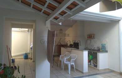 Imagem 14: Casa de condomínio sobrado para venda possui 240 metros quadrados com 3 quartos