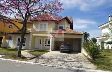 Imagem: A casa em condomínio possui 4 Dormitórios, 2 Banheiros, 4