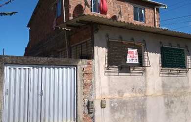 Imagem: A casa possui 4 Dormitórios, 2 Banheiros, 2 Vagas na garagem