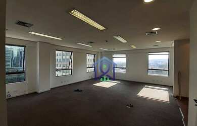 Imagem: O depósito possui 2 Vagas na garagem, 88m² de Área e está