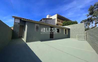 Imagem: A casa possui 1 Dormitório, 1 Banheiro, 80m² de Área e está