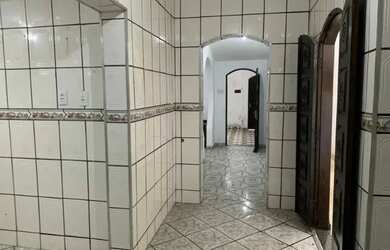 Imagem: A casa possui 2 Dormitórios, 1 Banheiro, 80m² de Área e