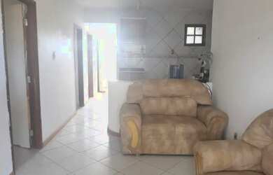 Imagem: A casa em condomínio possui 3 Dormitórios, 2 Banheiros, 1