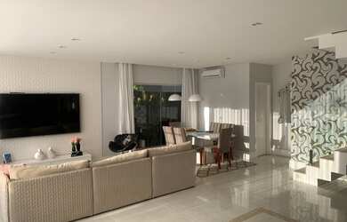 Imagem 10: Casa de condomínio para venda possui 350 metros quadrados com 4 quartos