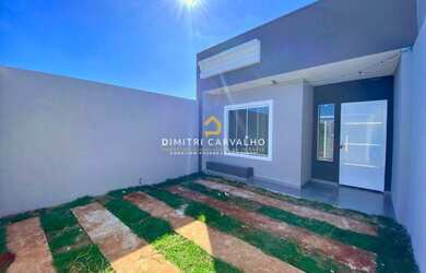 Imagem: A casa possui 2 Dormitórios, 1 Banheiro, 2 Vagas na garagem