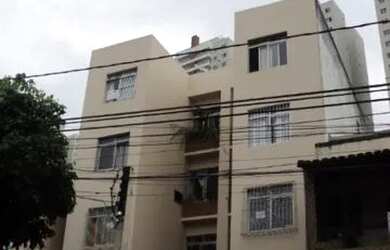 Imagem: O apartamento possui 1 Dormitório, 1 Banheiro, 1 Vaga na garagem