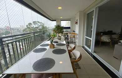 Imagem: O apartamento possui 4 Dormitórios, 4 Banheiros, 2 Vagas na