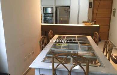 Imagem: O apartamento possui 2 Dormitórios, 1 Banheiro, 2 Vagas na