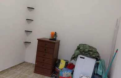 Imagem: A casa possui 1 Dormitório, 1 Banheiro e está localizado em