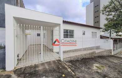 Imagem: A casa possui 2 Dormitórios, 2 Banheiros, 2 Vagas na garagem