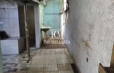 Imagem: A casa possui 3 Dormitórios, 2 Banheiros, 4 Vagas na garagem