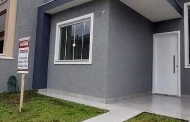 Imagem: A casa possui 3 Dormitórios, 1 Banheiro, 1 Vaga na garagem