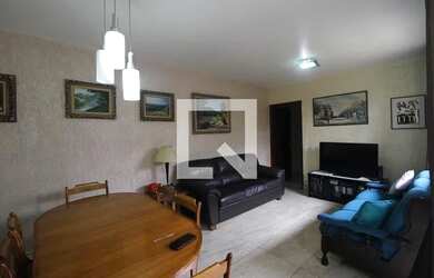 Imagem: A casa possui 2 Dormitórios, 2 Banheiros, 2 Vagas na garagem